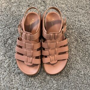 Anthropologie Fisherman sandals size 9 EU 40. See photo for size details.